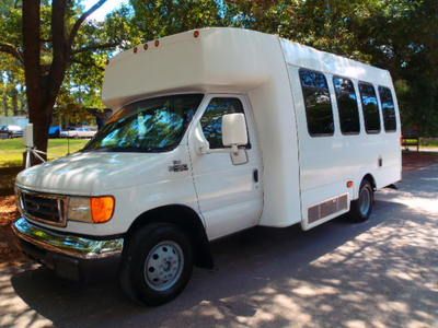 2004 diesel commerical handicap turtle bus low miles like new