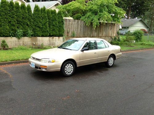 1995 toyota camry dx sedan 4-door 2.2l