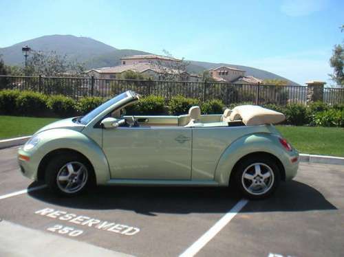 2008 volkswagen new beetle  convertible 2-door 2.5l