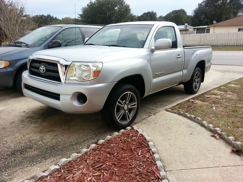 2005 toyota tacoma one owner,5 speed 4 cylinders ..