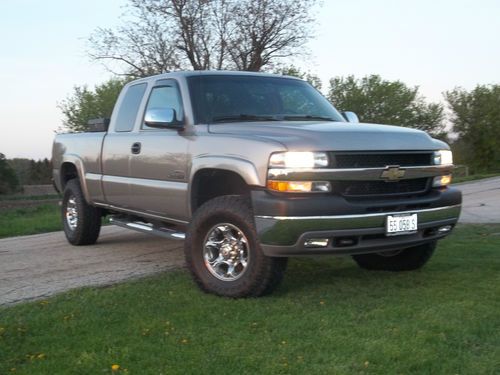 2002 chevy silverado 2500 hd lt duramax 4x4 ext. cab short bed