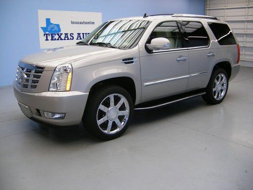 We finance!!!  2008 cadillac escalade auto roof nav rcamera 3rd row 22 rims!!!