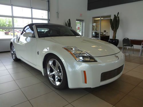 2004 nissan 350z enthusiast convertible 2-door 3.5l