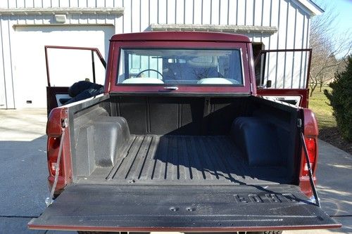 Beautifully restored example of excellent original rare Mini-pickup Style Bronco, image 4