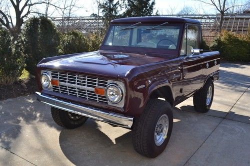 Beautifully restored example of excellent original rare Mini-pickup Style Bronco, image 5