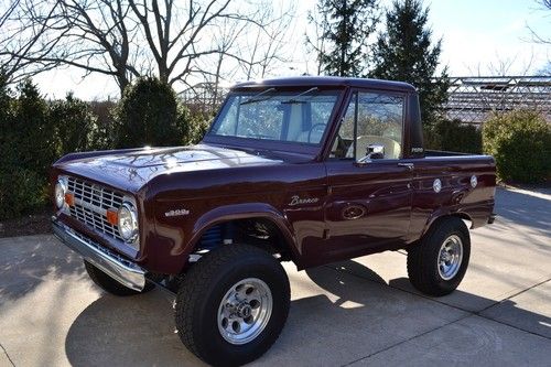 Beautifully restored example of excellent original rare Mini-pickup Style Bronco, image 6