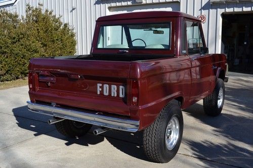Beautifully restored example of excellent original rare Mini-pickup Style Bronco, image 9