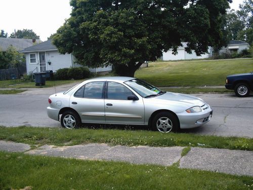 2004 chevrolet cavalier base sedan 4-door 2.2l