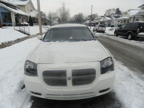 2007 dodge magnum sxt wagon 4-door 3.5l