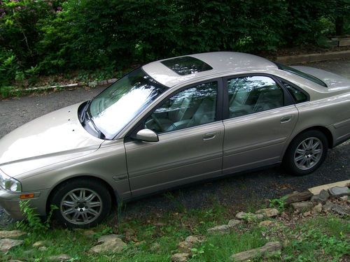 Volvo s80 2.5t sedan 2004 84,500 miles leather interior, champagne gold exterior