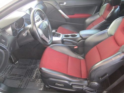 2010 Hyundai Genesis Coupe, Track Edition, 6 spd manual, Sunroof, REBUILT TITLE!, US $12,850.00, image 8