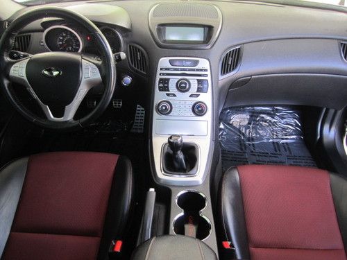 2010 Hyundai Genesis Coupe, Track Edition, 6 spd manual, Sunroof, REBUILT TITLE!, US $12,850.00, image 16
