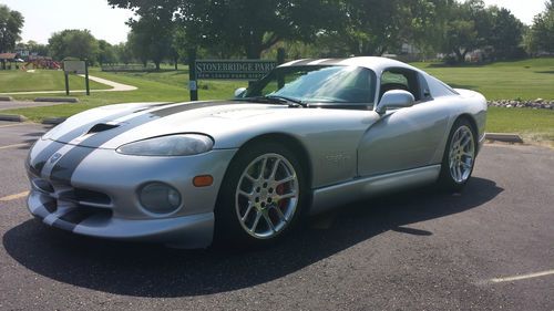 1998 dodge viper gts coupe 2-door 8.0l