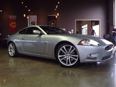 Xkr coupe xk series navigation*super charged* low miles 2 dr automatic gasoline