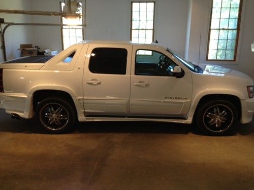 Custom chevy avalanche - no reserve!!!