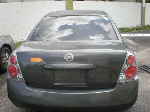 2005 nissan altima s sedan 4-door 2.5l  62mileage