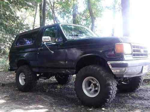 1987 ford bronco lifted with 37" wheels
