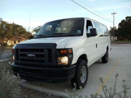 2008 ford e350,v8 14-passenger van