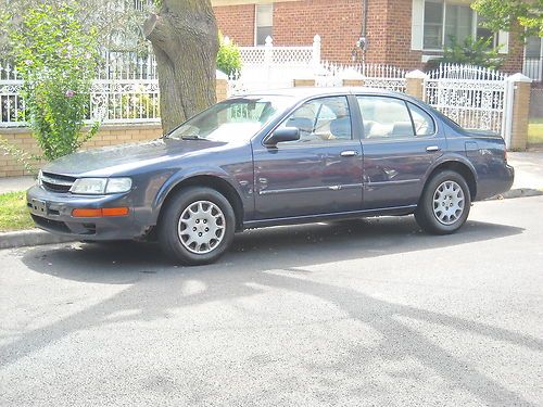 1997 nissan maxima gxe 104,000 miles (price is neg)