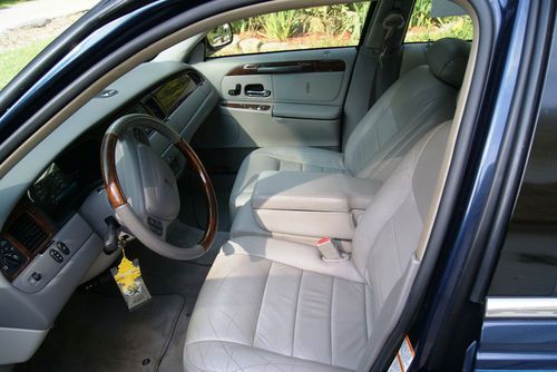 2002 Lincoln Town Car - Low Miles - Adult Driven, image 8