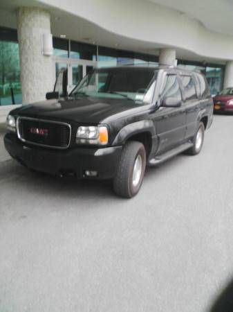 BEAUTIFUL 2000 BLACK W/GREY LEATHER YUKON DENALI LOW MILES!!!, image 3