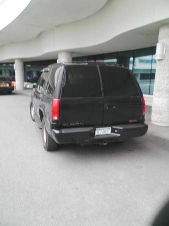 BEAUTIFUL 2000 BLACK W/GREY LEATHER YUKON DENALI LOW MILES!!!, image 4
