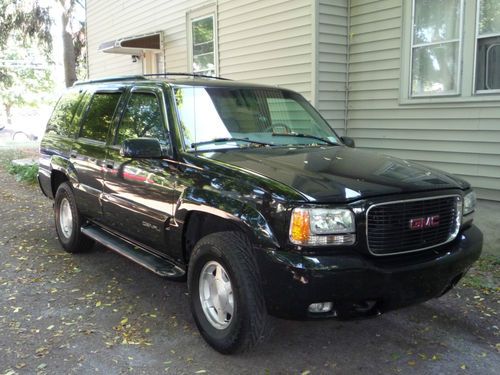 BEAUTIFUL 2000 BLACK W/GREY LEATHER YUKON DENALI LOW MILES!!!, image 9