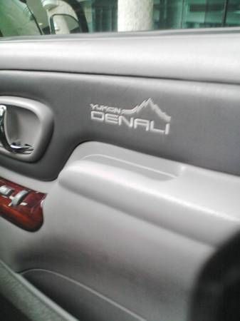 BEAUTIFUL 2000 BLACK W/GREY LEATHER YUKON DENALI LOW MILES!!!, image 11