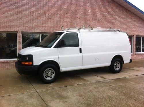 2008 chevrolet 3500 cargo van - 1owner - 90k miles