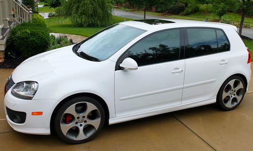 2008 volkswagen gti base hatchback 4-door 2.0l