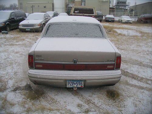 1994 Lincoln Town Car Executive Sedan 4-Door 4.6L, image 4