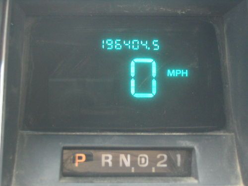 1994 Lincoln Town Car Executive Sedan 4-Door 4.6L, image 9