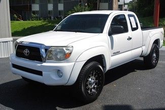 1 owner carfax / v6 / 4x4 / all trades &amp; offers considered text us 865-659-3647