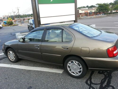 2001 nissan altima gxe sedan 4-door 2.4l