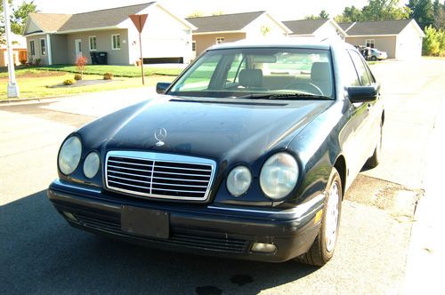 Mercedes 300d turbo diesel loaded, one owner leather, no reserve