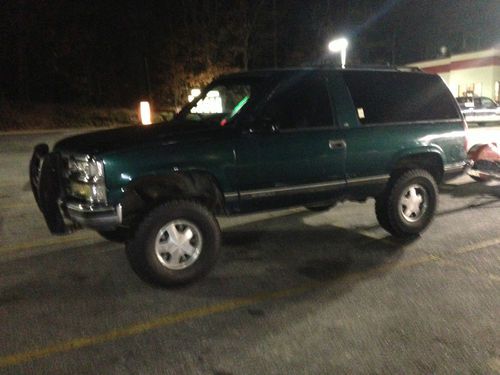 1996 chevrolet tahoe  5.7l+ 4" lift+33" tires+dual exhaust