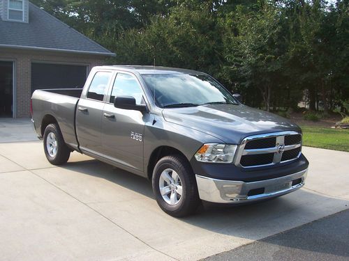 2013 dodge ram truck   4 dr  150 miles   power options   factory bedliner