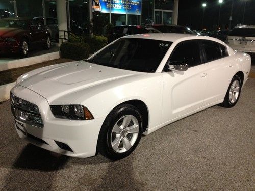 New 2012 dodge charger se