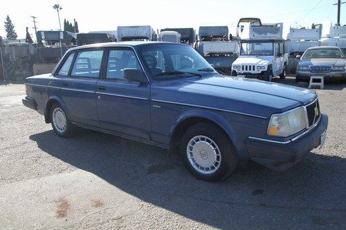 1992 volvo 240gl base  automatic 4 cylinder no reserve