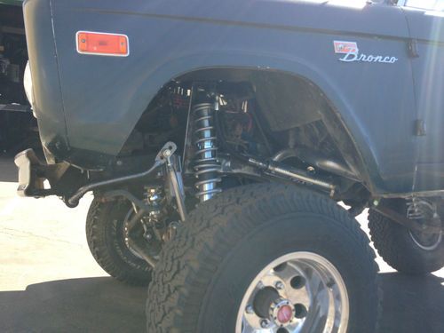 Rocky Roads Legend Ford Bronco with 12