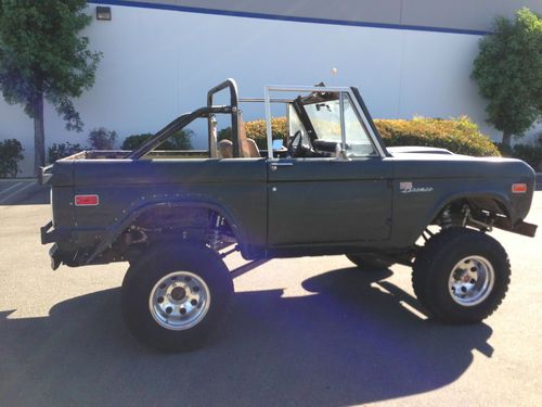 Rocky Roads Legend Ford Bronco with 12