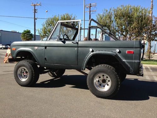 Rocky Roads Legend Ford Bronco with 12