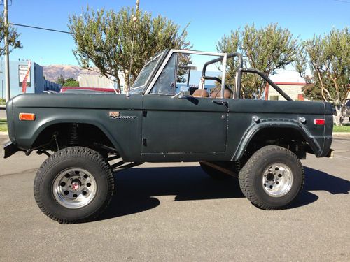 Rocky Roads Legend Ford Bronco with 12