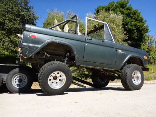 Rocky Roads Legend Ford Bronco with 12