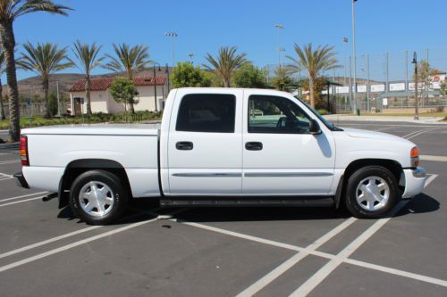 2007 gmc sierra crew cab- super low miles!