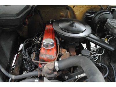 1966 Chevrolet Suburban 4x4 250ci Inline 6 cyl 4 Speed Manual PS PB Radio, image 2