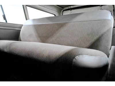 1966 Chevrolet Suburban 4x4 250ci Inline 6 cyl 4 Speed Manual PS PB Radio, image 7