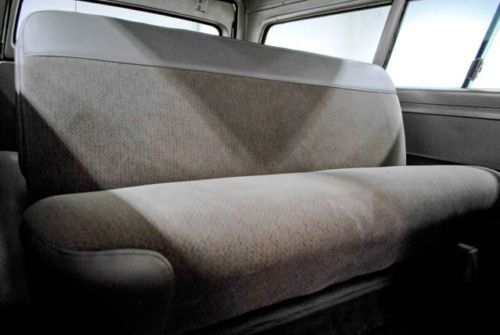 1966 Chevrolet Suburban 4x4 250ci Inline 6 cyl 4 Speed Manual PS PB Radio, image 10