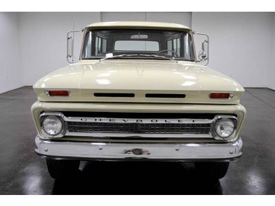 1966 Chevrolet Suburban 4x4 250ci Inline 6 cyl 4 Speed Manual PS PB Radio, image 12