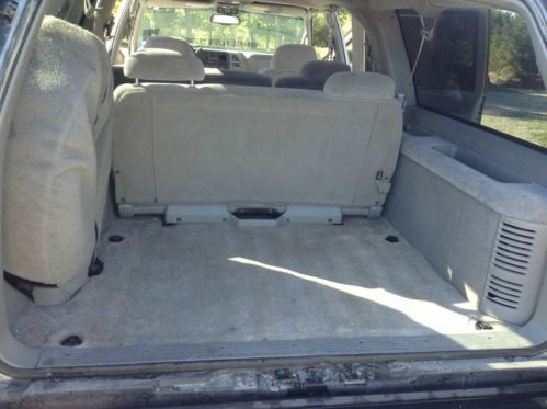 No Reserve 1999 Chevrolet Suburban, image 2